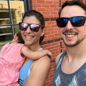 Meet your Posher, Devin